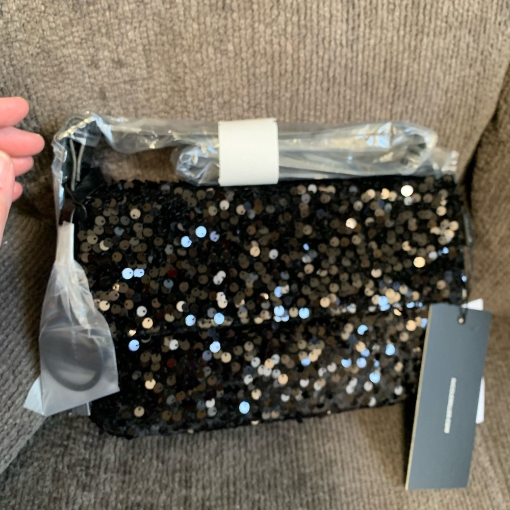 Nicole Miller Black Sequin Adjustable Strap Flap Front Shoulder Bag NWT 🌴